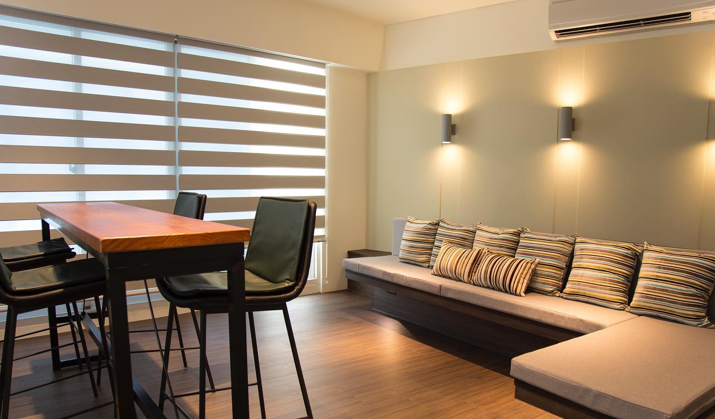 開放式客餐廳窗簾配置